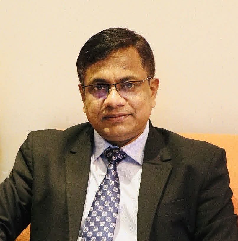 খেলার মাঠে হঠাৎ অসুস্থ, ফেরা হলো না উপসচিবের