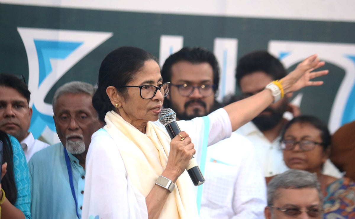 পশ্চিমবঙ্গে নতুন নির্বাচনের দাবি মমতার