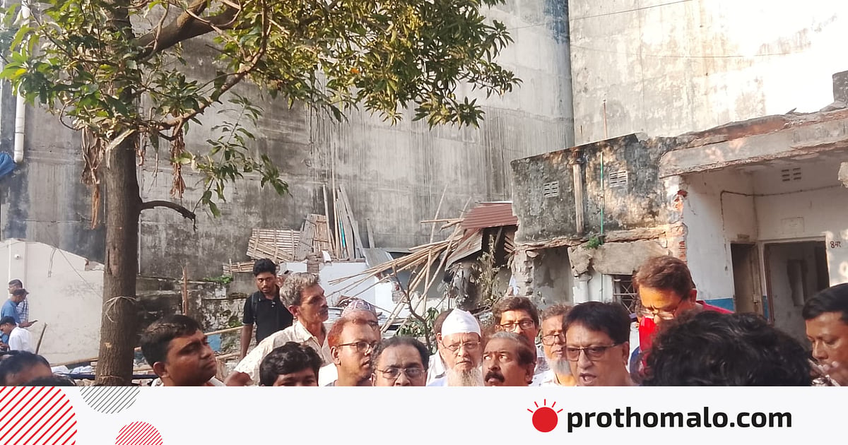 মনে হয় দেশে কোনো সরকার নেই বা সরকার আছে দখলবাজদের পক্ষে: হাসনাত কাইয়ূম মনে হয় দেশে কোনো সরকার নেই বা সরকার আছে দখলবাজদের পক্ষে: হাসনাত কাইয়ূম