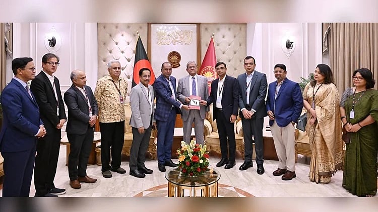 ছবি: বঙ্গভবনের সৌজন্যে