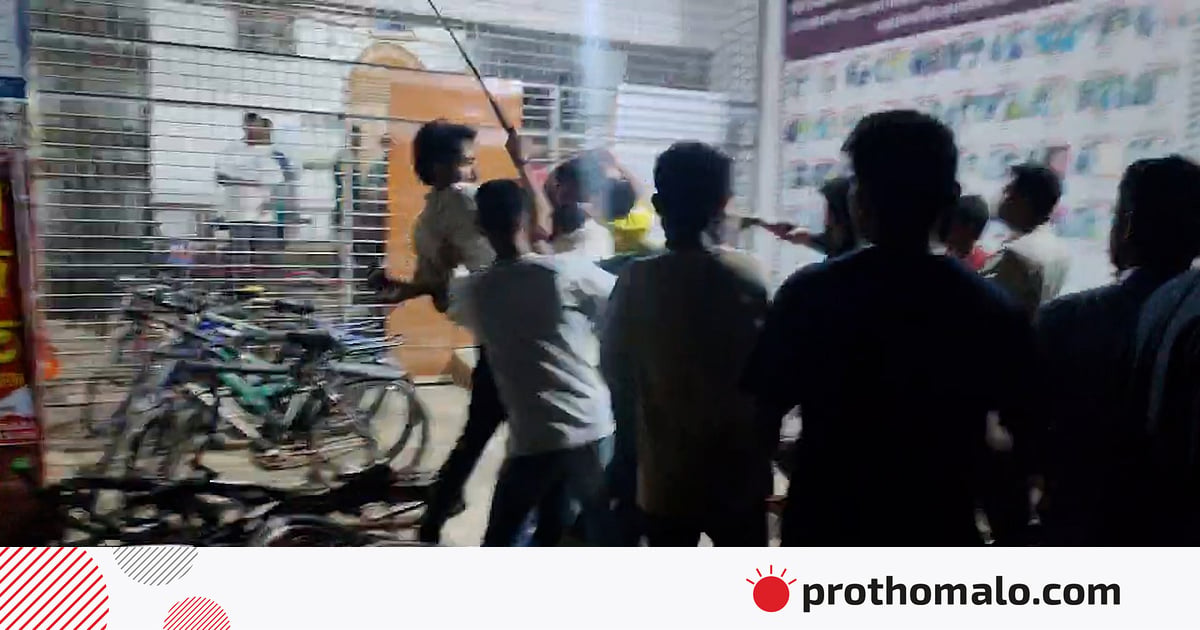 রাজশাহী বিশ্ববিদ্যালয়ে ছাত্রদলের হামলায় চার সাংবাদিকসহ আহত ১০ রাজশাহী বিশ্ববিদ্যালয়ে ছাত্রদলের হামলায় চার সাংবাদিকসহ আহত ১০