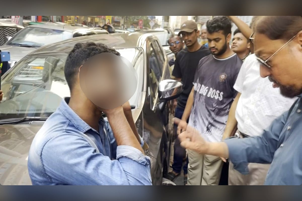 ‘কান ধরো, ১০ বার ওঠাবসা করো’, গাড়িচালককে দেওয়া মেয়রের শাস্তি নিয়ে সমালোচনা