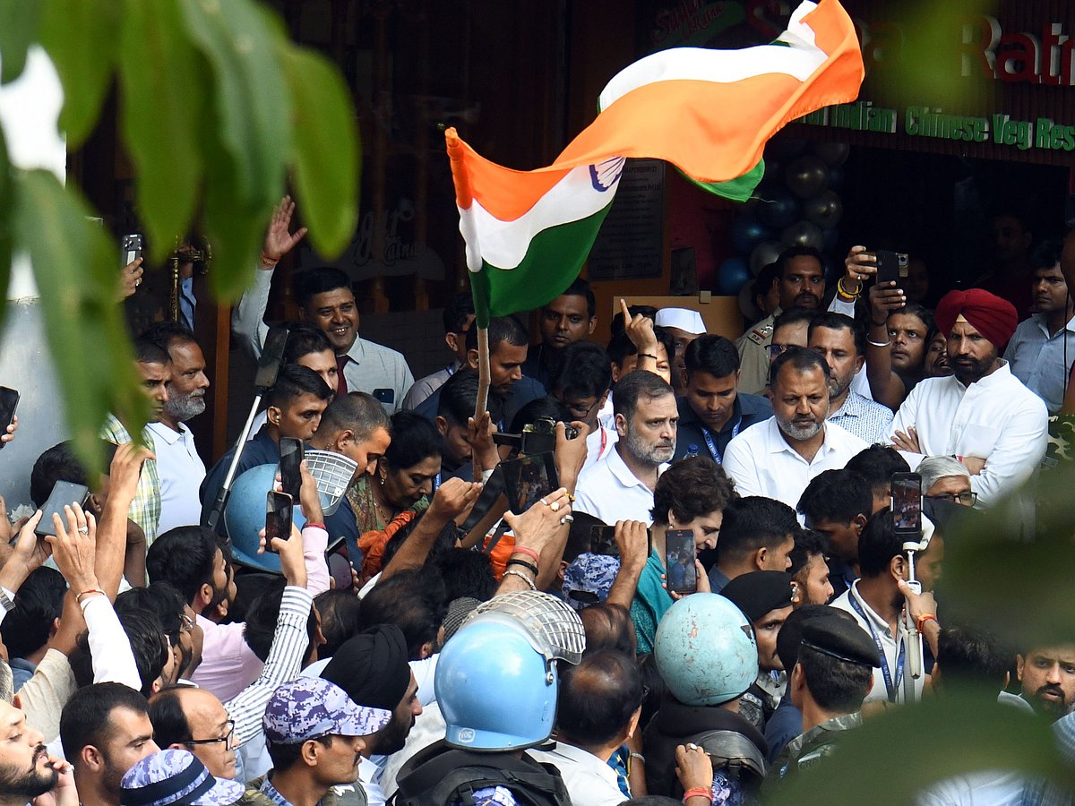 সিইসির পদত্যাগের দাবিতে যন্তর মন্তরে বিক্ষোভ কর্মসূচিতে গিয়ে আবার আটক রাহুল গান্ধী