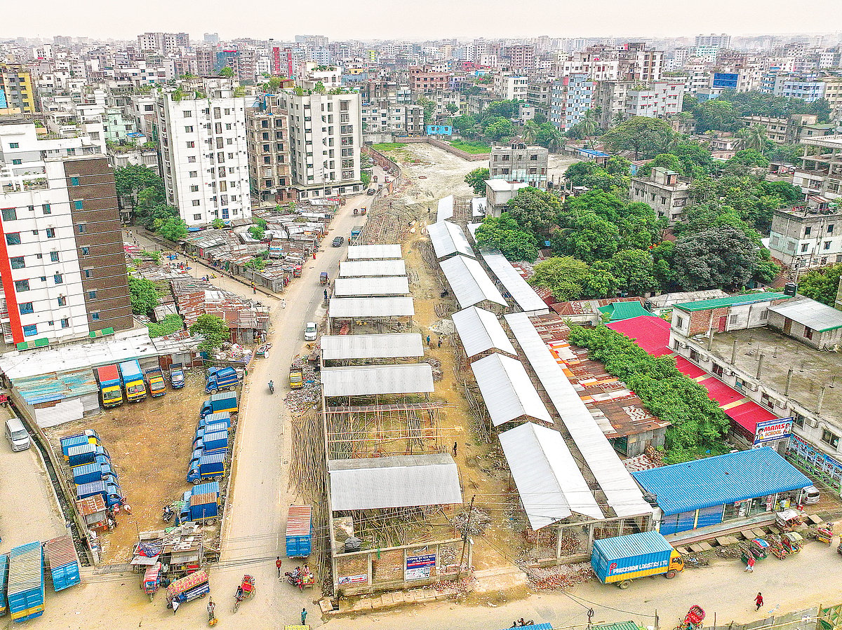 হাসপাতালের জমিতে হচ্ছে আড়ত, অভিযোগ স্থানীয় বিএনপি নেতাদের বিরুদ্ধে