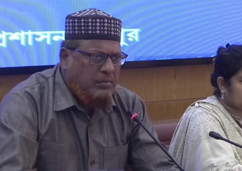 রংপুর জেলা আইনশৃঙ্খলা কমিটির সভায় বক্তব্য রাখছেন রংপুর–৩ আসনে জামায়াতের সংসদ সদস্য মাহবুবুর রহমান। গতকাল রোববার