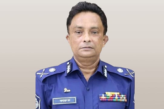 সাবেক ডিএমপি কমিশনার ফারুক ও তাঁর স্ত্রীর ১ কোটি ৪৭ টাকা এবং প্রায় ৩ কোটি টাকার সম্পদ জব্দ হচ্ছে