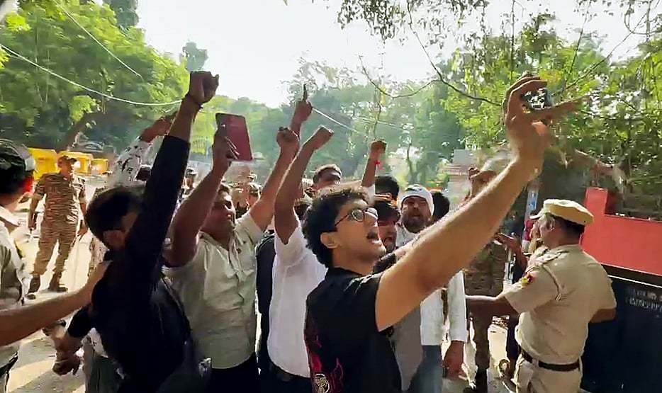 সিজেপির দুই নেতাকে ৫ দিনের জেল হেফাজত, প্রতিক্রিয়ায় মোদিকে আবারও ‘কাপুরুষ’ বললেন দিপকে