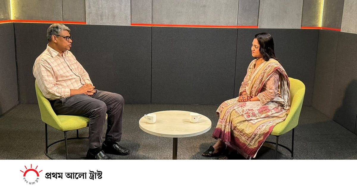 শ্রেণিভেদ ভুলে সবাইকে সমানভাবে গ্রহণ করার পাঠ দিতে হবে শ্রেণিভেদ ভুলে সবাইকে সমানভাবে গ্রহণ করার পাঠ দিতে হবে