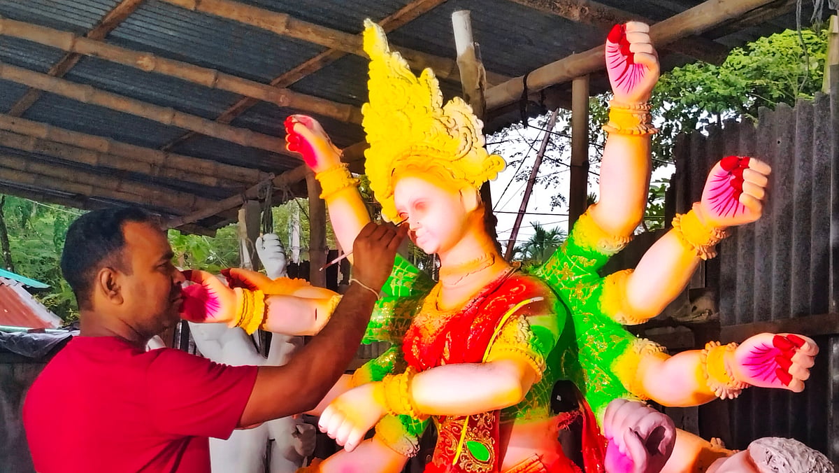 Bangladesh: Artisan Srikanta builds successful idol-making business and trains others