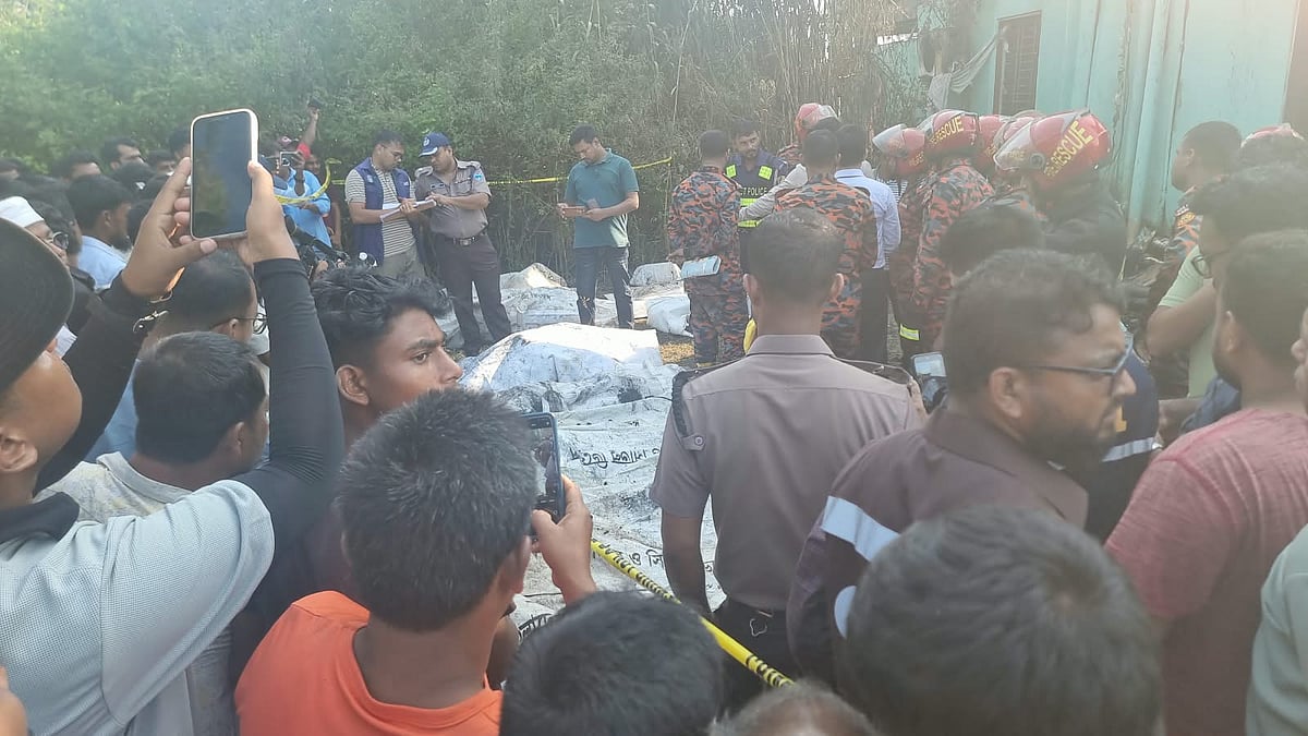 সমুদ্রের পাশে হওয়ায় বাতাসে দ্রুত ছড়ায় আগুন, নেভানোর কিছুই ছিল না রিসোর্টে