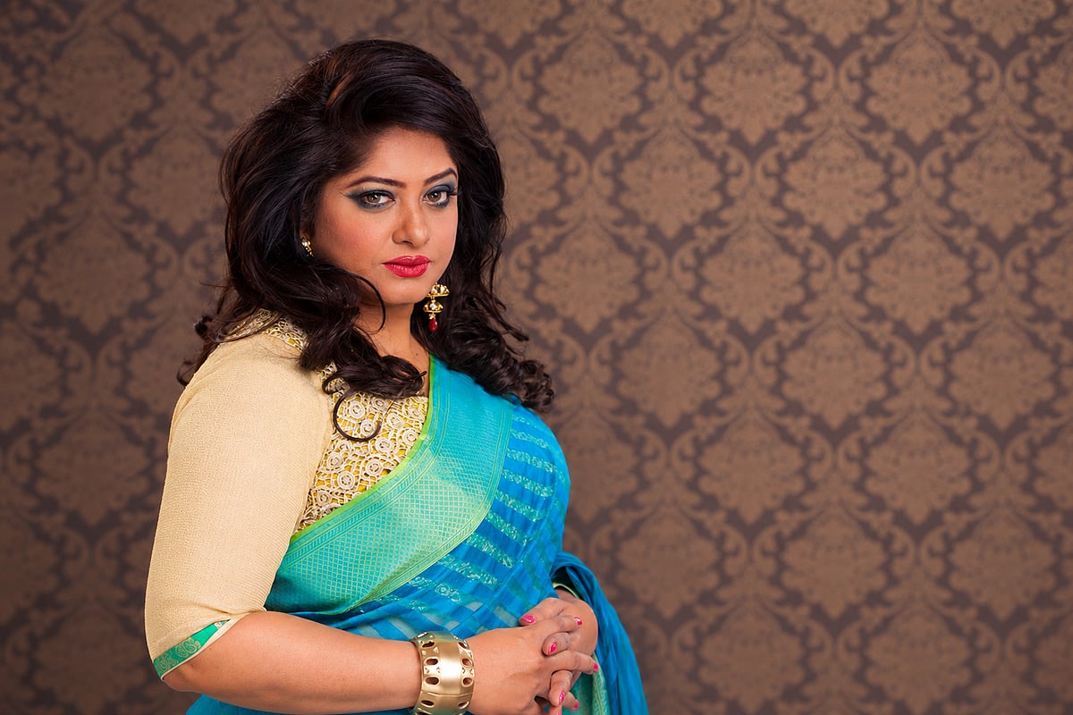 চিত্রনায়িকা মৌসুমীর দেশে ফেরার বাধা কাটল