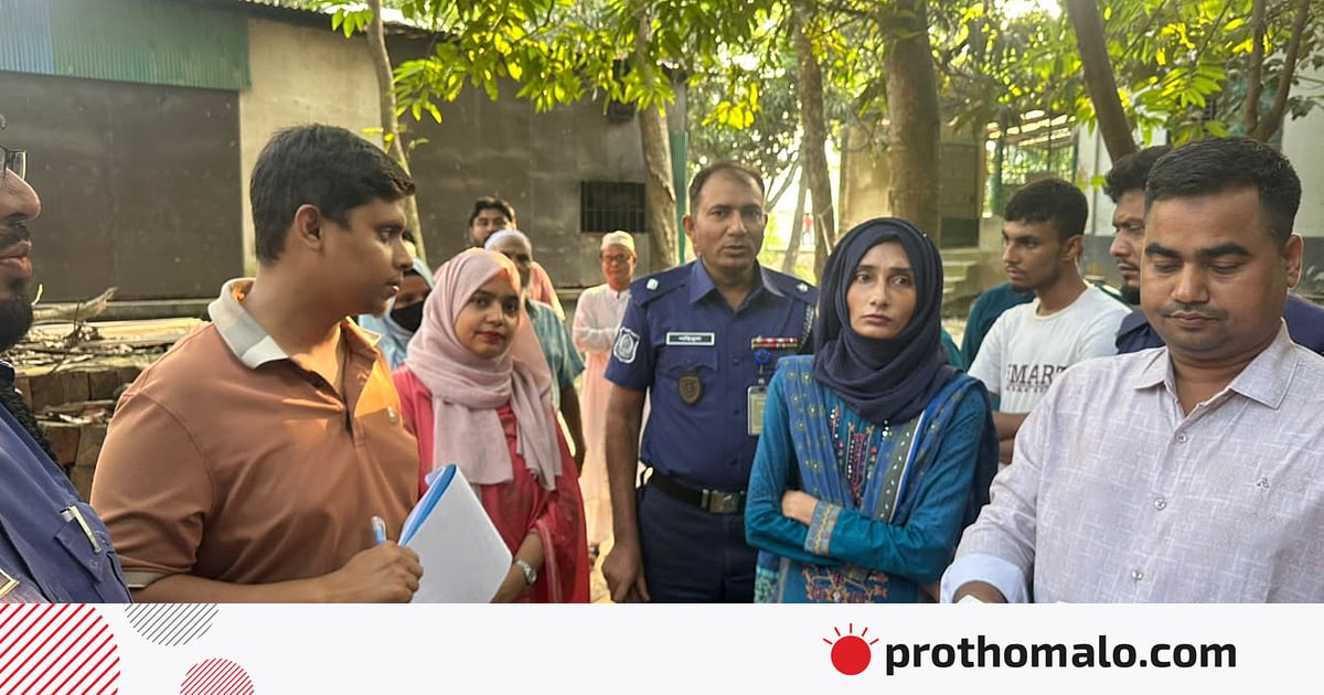 ‘বিদেশি পাত্র’ পেয়ে চলছিল কিশোরীর বিয়ের আয়োজন, বন্ধ করল প্রশাসন ‘বিদেশি পাত্র’ পেয়ে চলছিল কিশোরীর বিয়ের আয়োজন, বন্ধ করল প্রশাসন