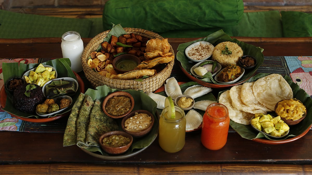 ঢাকার যে আটটি দোকানে পাবেন নিরামিষ ও বাঙালি খাবারের স্বাদ