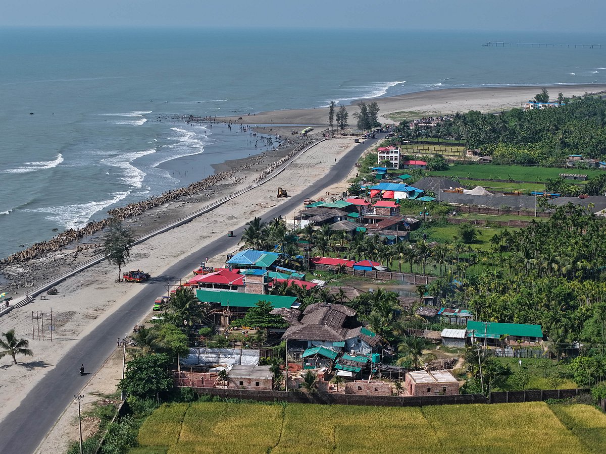 প্রতিবেশগত সংকটাপন্ন এলাকায় অনেক স্থাপনা গড়ে উঠেছে।