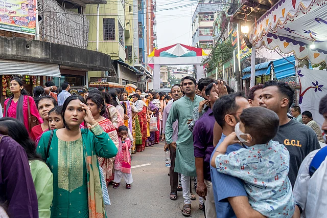 দর্শনার্থীদের ভিড়