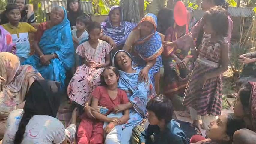নাটোরে বাস-ট্রাক সংঘর্ষে শরীয়তপুরের পাঁচ ব্যবসায়ীসহ নিহত ১৪