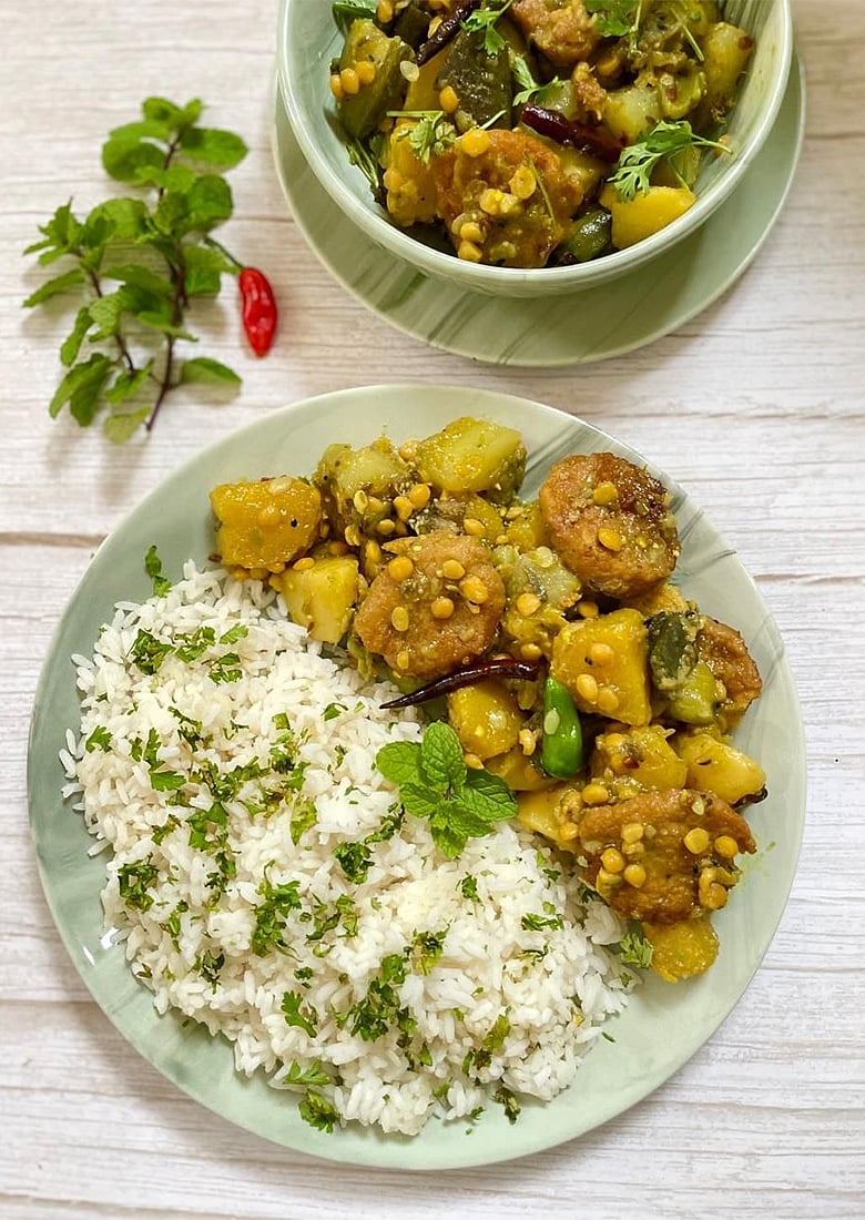 হাল ফ্যাশন শারদীয় ভোজ: নিরামিষ দিয়েই তাক লাগাতে মেনুতে রাখুন চাপড়ঘণ্ট