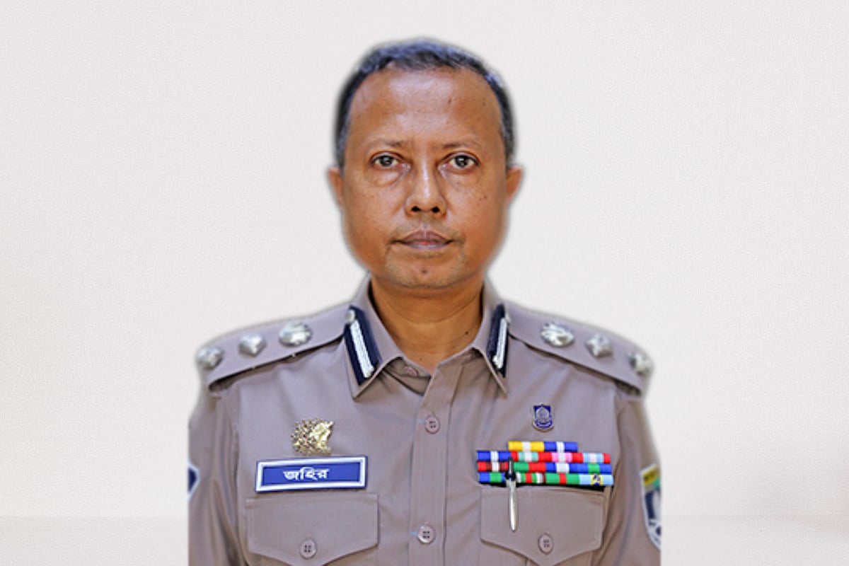 মাদক অভিযানে ৮৫ জন আটক, বাড়ি ঊর্ধ্বতন ডিআইজি সরানো