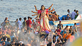 পতেঙ্গা সমুদ্রসৈকতে প্রতিমা ভাসছে, স্থানীয় বাসিন্দা উদ্বেগে