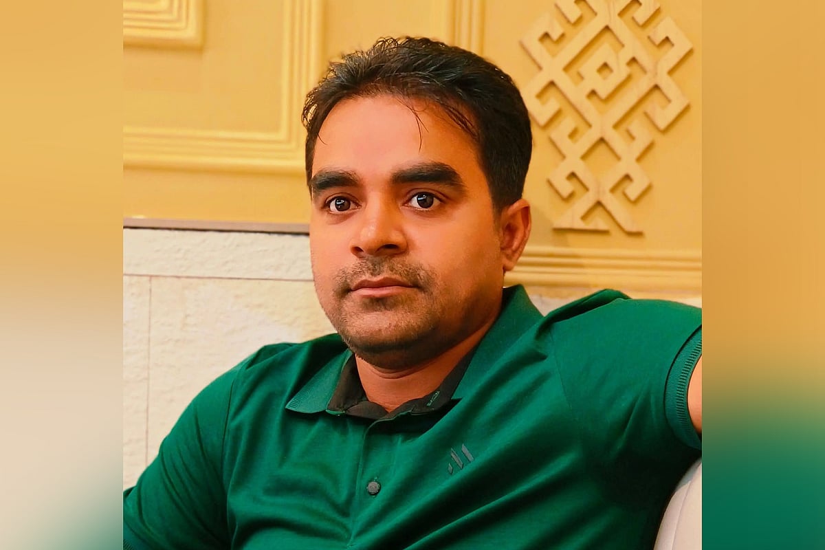 জোর করে নালার সংস্কারকাজ করিয়ে ২০-৫০ হাজার টাকা করে নেন নয়নের অনুসারীরা