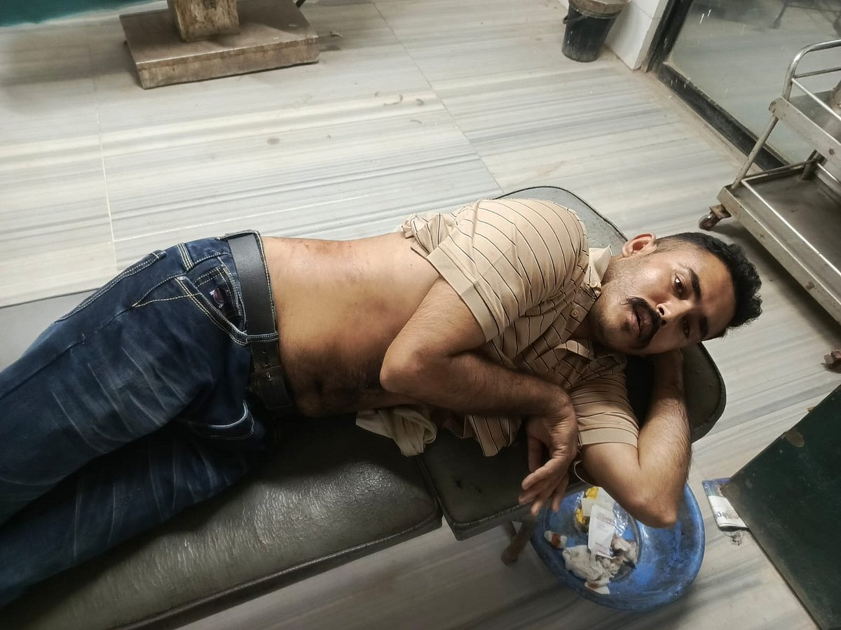 খুলনায় মোটরসাইকেলে এসে গুলি, যুবদল নেতা আহত