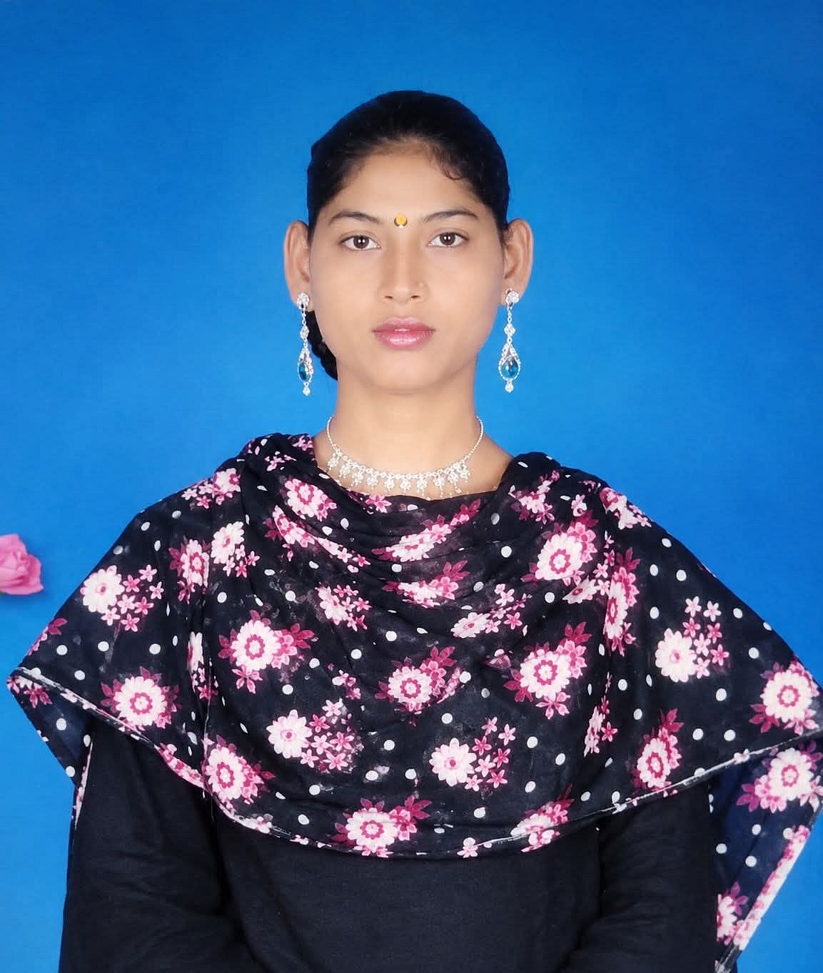নিখোঁজের ১৩ বছরেও ফেরেননি হনুফা, অপেক্ষায় বৃদ্ধ মা–বাবা