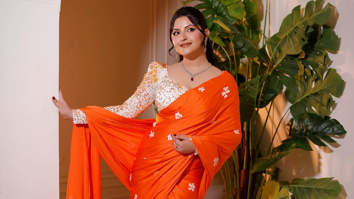 পরীমণি উদযাপন করলেন শিউলি ফুল থিমে জন্মদিনে