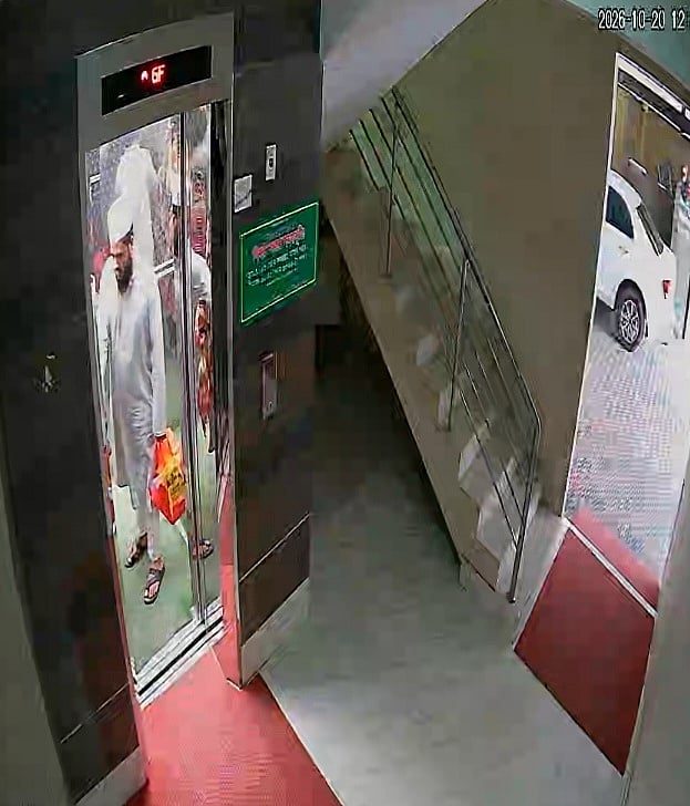 টঙ্গীতে মাদ্রাসায় যৌন নিপীড়ন: ঘটনার পরদিন মিষ্টি নিয়ে শিশুটির বাড়িতে গিয়েছিলেন অভিযুক্ত শিক্ষক