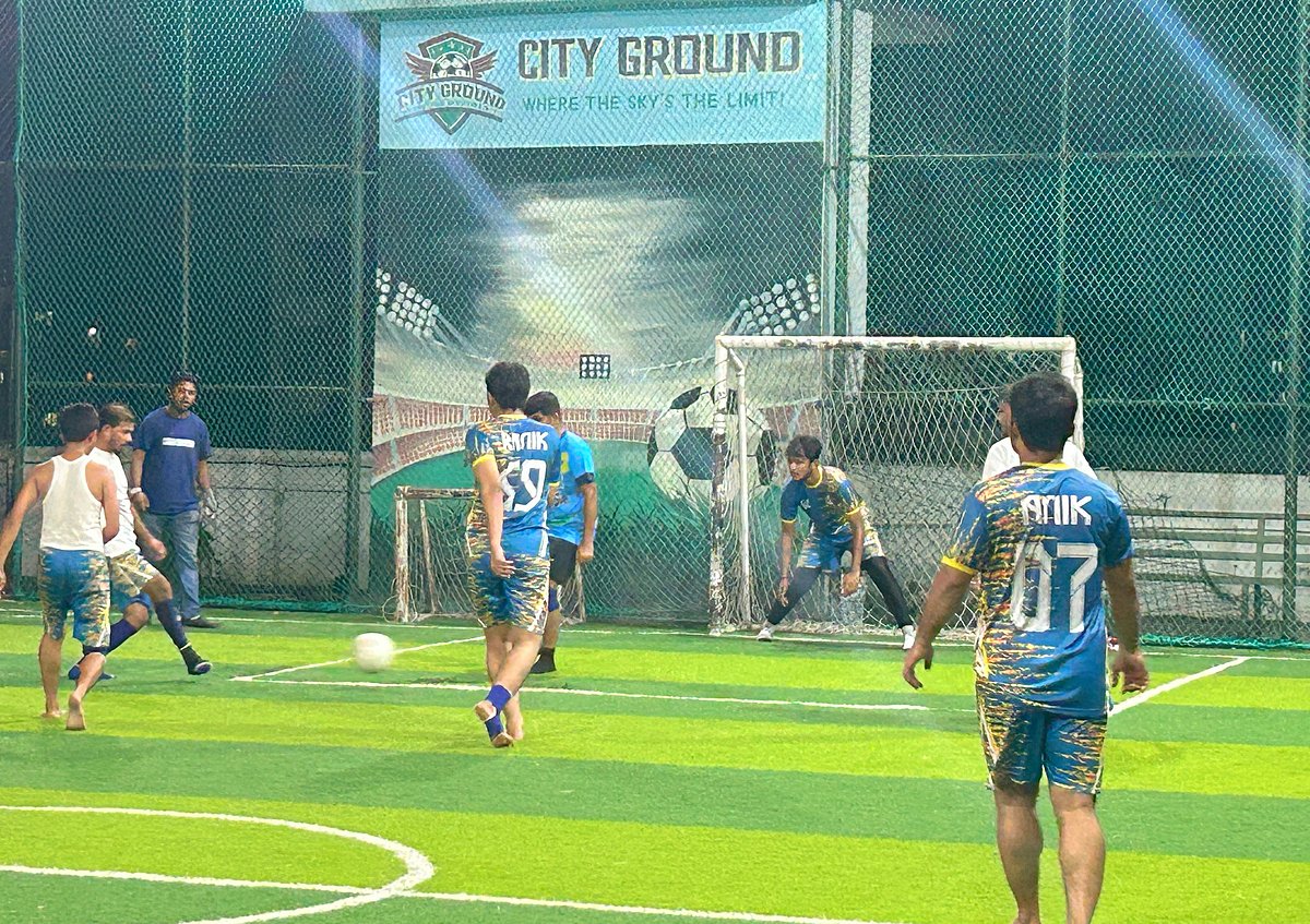 চট্টগ্রাম বন্ধুসভা বন্ধুদের ফুটবল রোমাঞ্চে একরাশ স্মৃতি