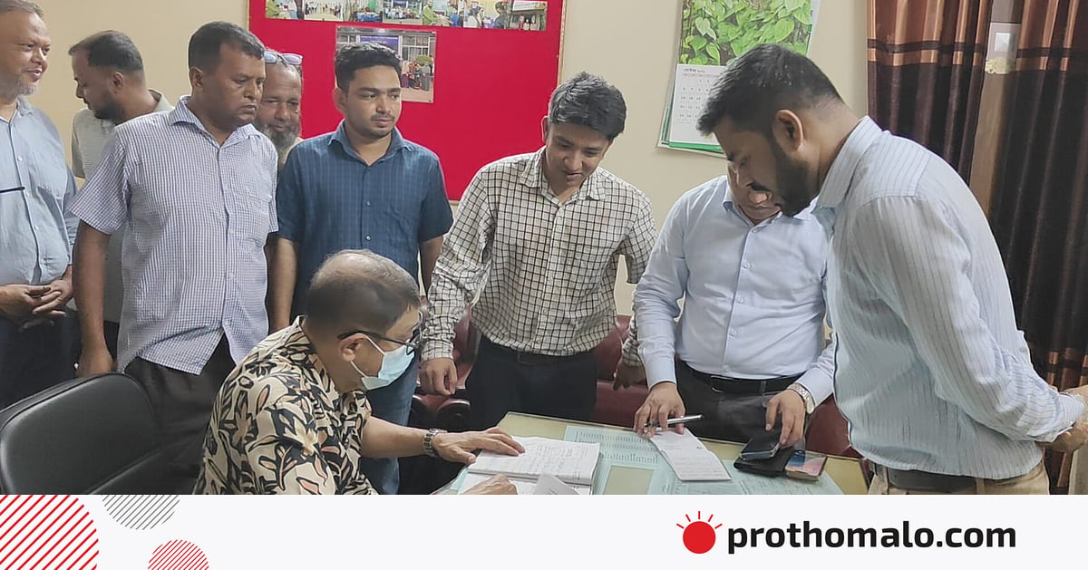 হাসপাতাল পরিদর্শনে গিয়ে পাননি পাঁচ চিকিৎসককে, ব্যবস্থা নেওয়ার নির্দেশ স্বাস্থ্যমন্ত্রীর হাসপাতাল পরিদর্শনে গিয়ে পাননি পাঁচ চিকিৎসককে, ব্যবস্থা নেওয়ার নির্দেশ স্বাস্থ্যমন্ত্রীর