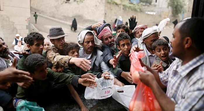 বিশ্ব খাদ্য কর্মসূচি থেকে সাহায্য না পেলে প্রায় তিন কোটি মানুষ ক্ষুধায় মারা যেতে পারে বলে আশঙ্কা প্রকাশ করা হয়েছে