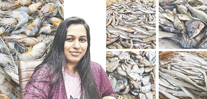 উদ্যোক্তা ফারাজান আকতার তাজা মাছ পৌঁছে দেন ক্রেতার দোরগোড়ায়।