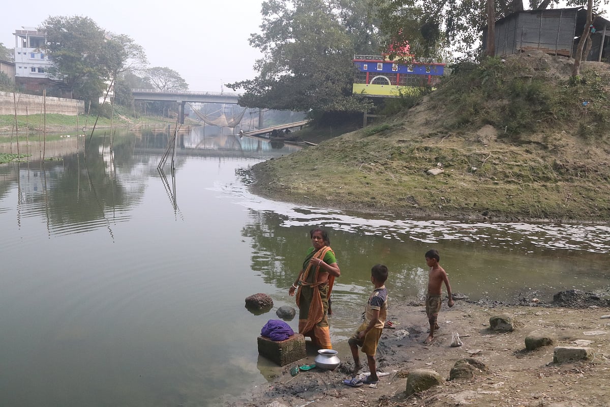 দূষণের কবলে রাজশাহীর বারনই নদী