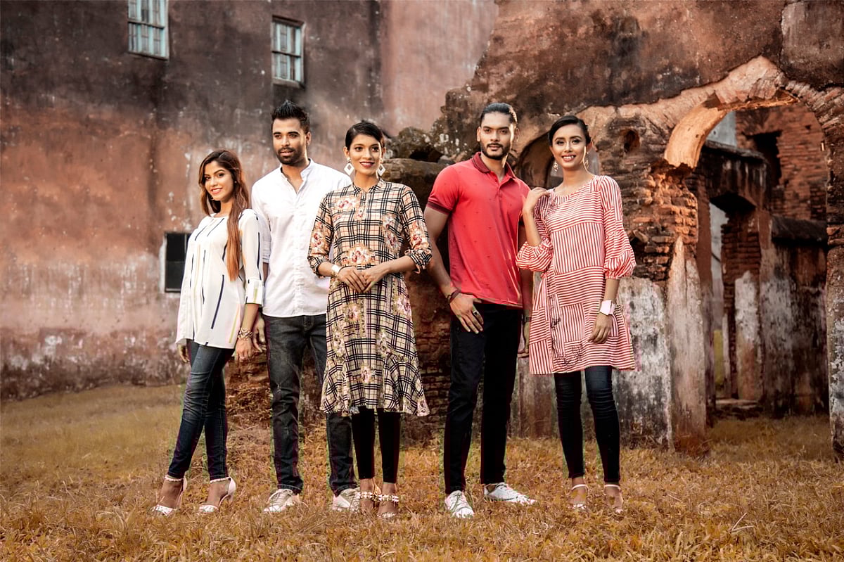 নারী ও পুরুষের অনুষ্ঠান এবং আড্ডার উপযোগী পোশাকের কাট ও প্রিন্ট নজর কাড়বে