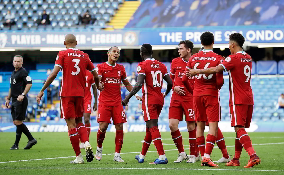 চেলসিকে ২-০ গোলে হারিয়েছে লিভারপুল।