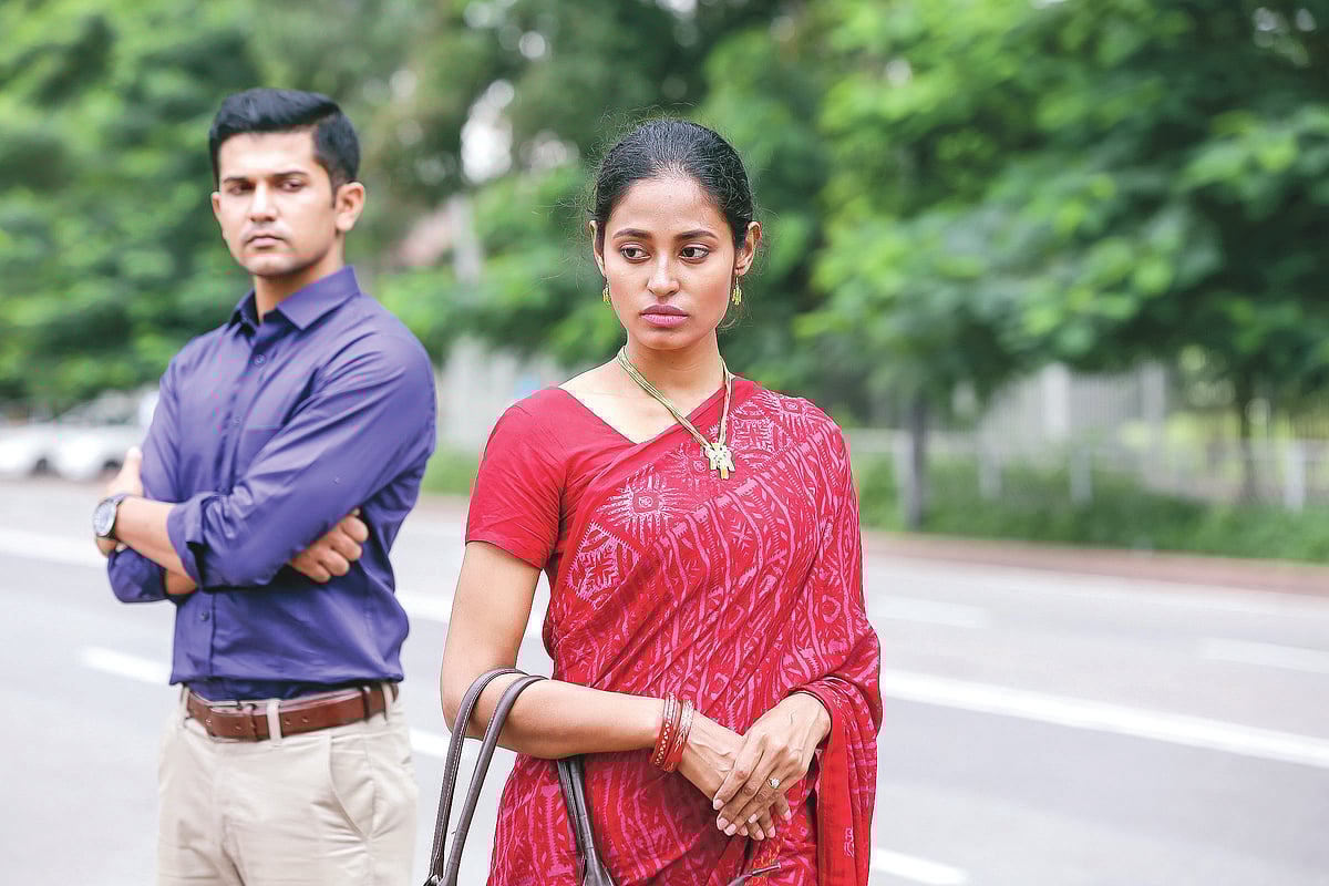 দাম্পত্যে নিজের সেরাটা ঢেলে দেওয়ার পরও আপনার মনে প্রশ্ন উঠতে পারে, আমাদের সম্পর্ক কি ঠিক পথে এগোচ্ছে?