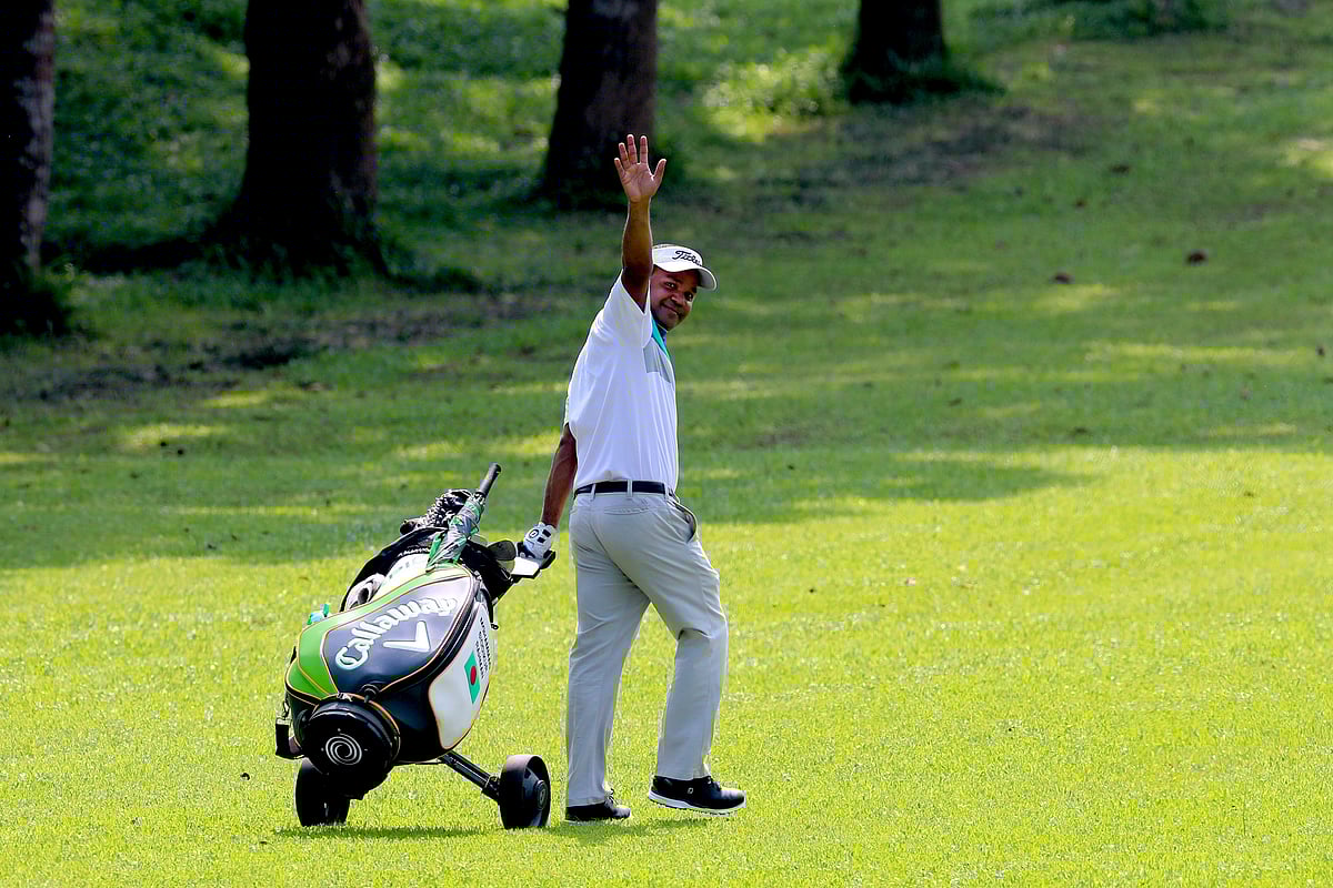 ১৯৭ দিন পর আবারও গলফের অনুশীলনে সিদ্দিকুর রহমান।