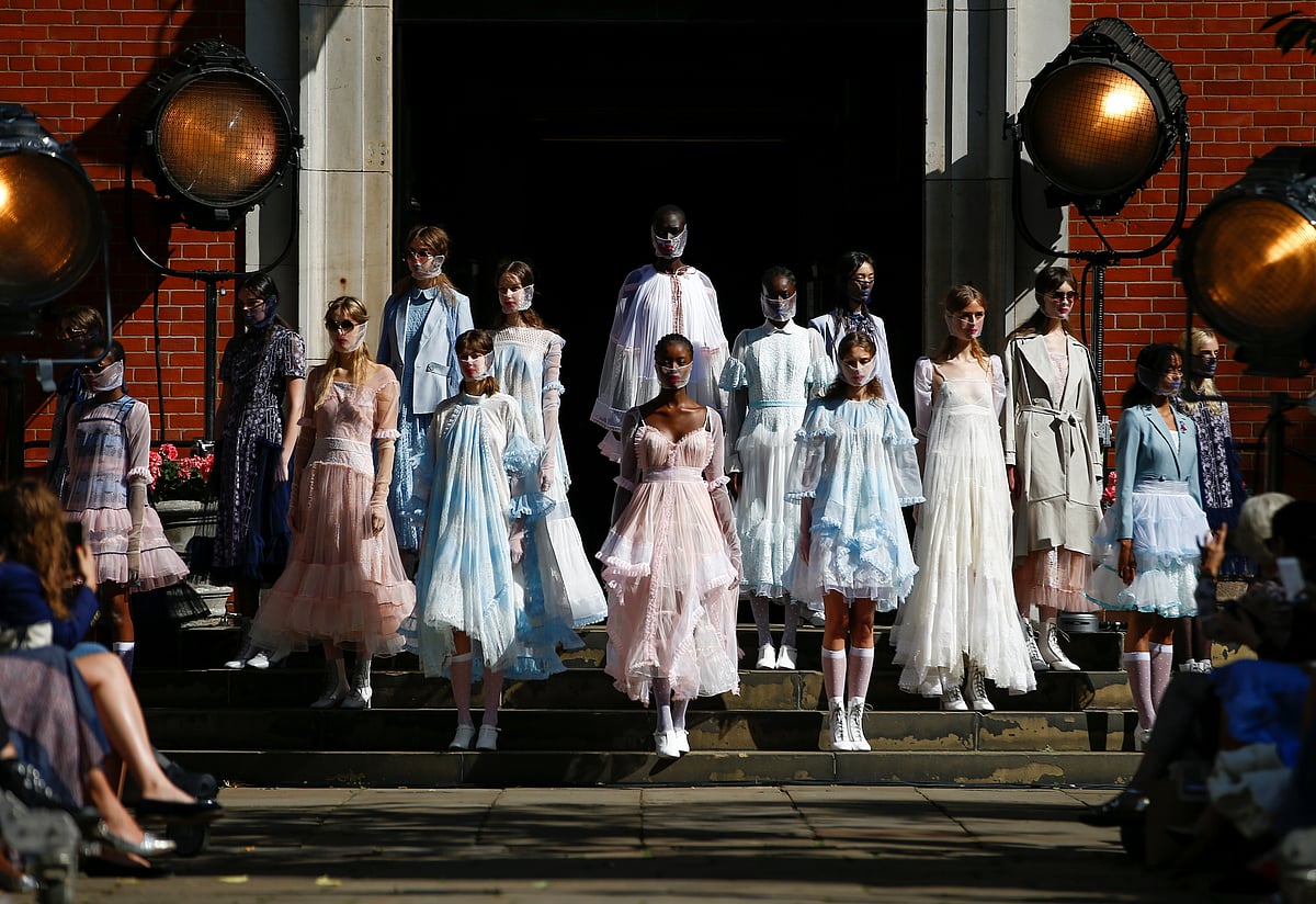 প্রথম বিশ্বযুদ্ধকালের নার্সদের অনুপ্রেরণায় তৈরি বোরা আকসুর পোশাক