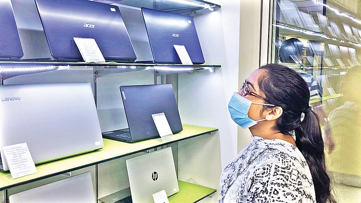 প্রস্তাবিত বাজেটে ভ্যাট আরোপ করায় ল্যাপটপের দাম বাড়বে।