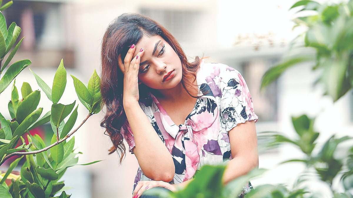 থাইরয়েডের কারণেও মনের ওপর চাপ তৈরি হয়, ভর করে বিষণ্নতা (ছবিটি প্রতীকী)