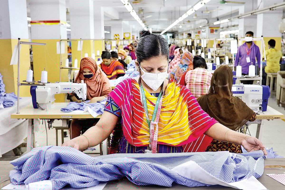 করোনায় বড় অর্থনীতি না হলেও যে কটি দেশে প্রবৃদ্ধি হবে, তার মধ্যে আছে বাংলাদেশ।