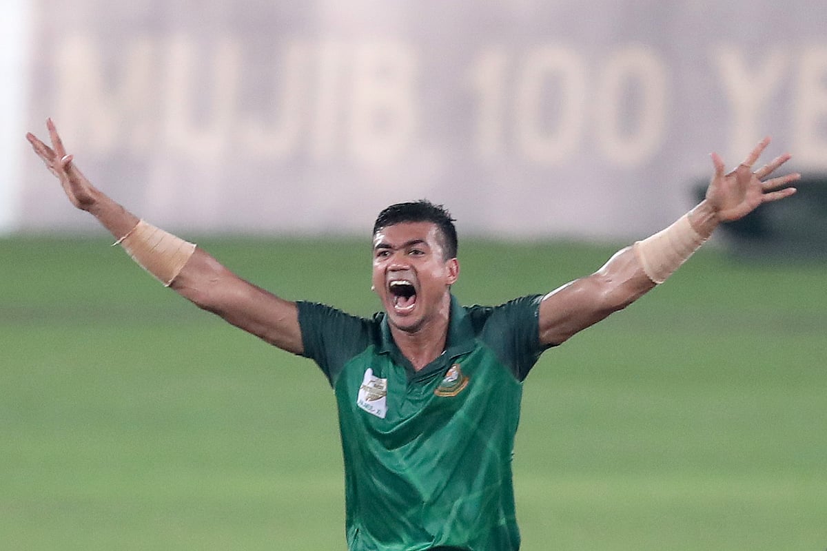 বিসিবি প্রেসিডেন্টস কাপে দুর্দান্ত বোলিং করছেন নাজমুল একাদশের পেসার তাসকিন আহমেদ