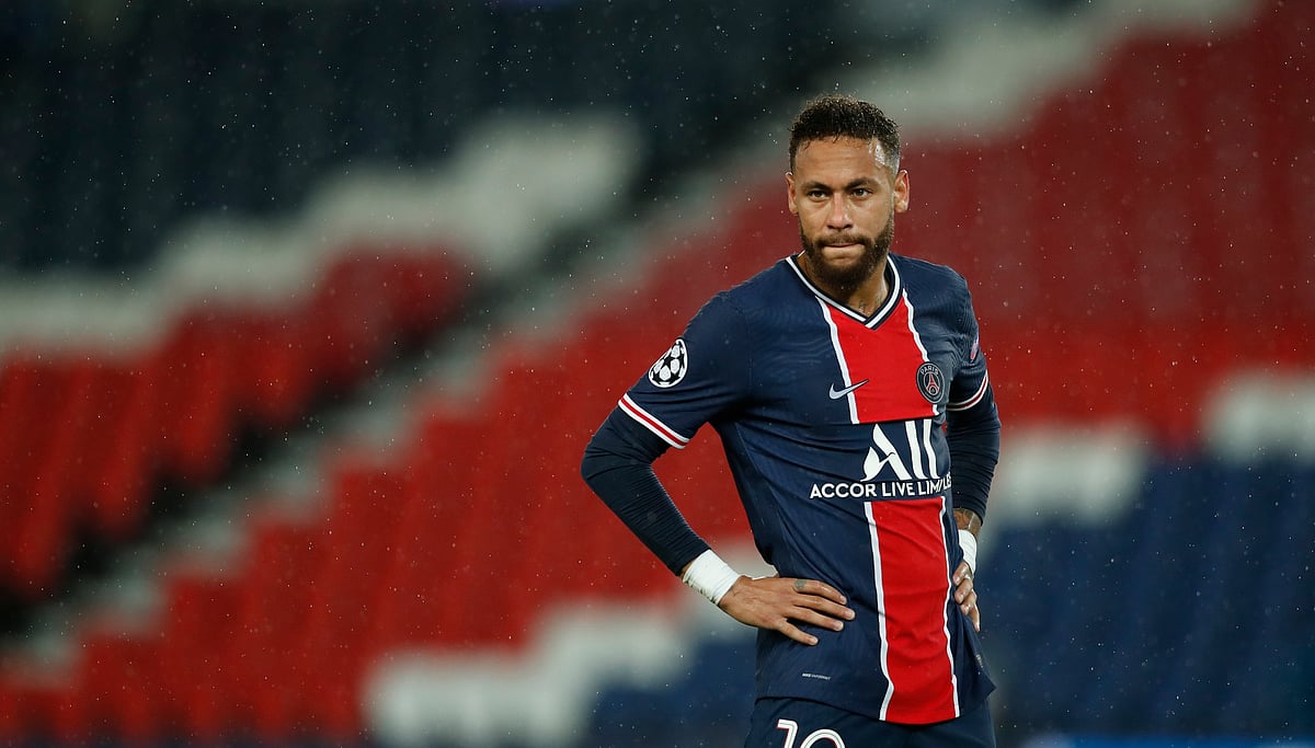 নেইমার এবার মাঠে থেকেও জেতাতে পারেননি।