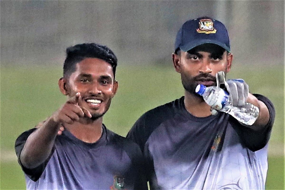 কাল এ দুজনের মধ্যে পার্থক্য করতে পারবেন  দর্শক?