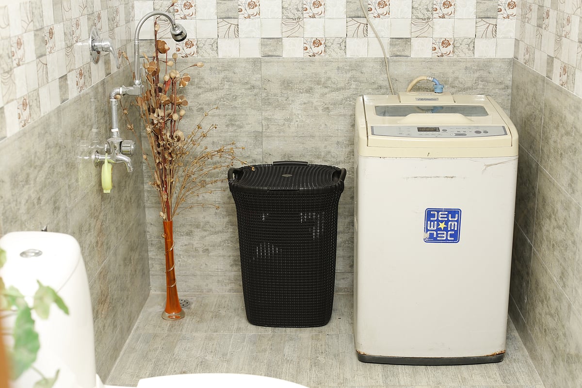 বিদ্যুৎ ও পানি সংযোগ আছে এমন জায়গায় ওয়াশিং মেশিন রাখা ভালো।