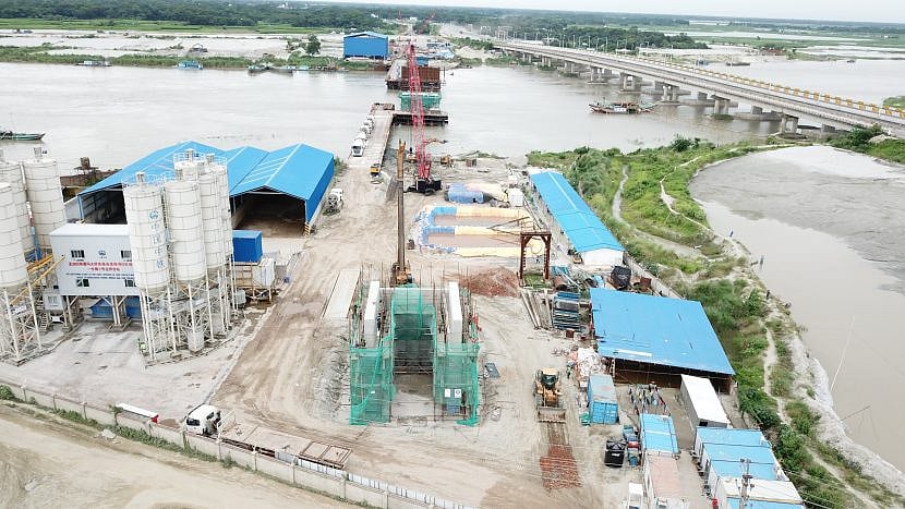 পদ্মা সেতুর দুই প্রান্তে রেললাইন নির্মাণ হচ্ছে চীনের দেওয়া ঋণে