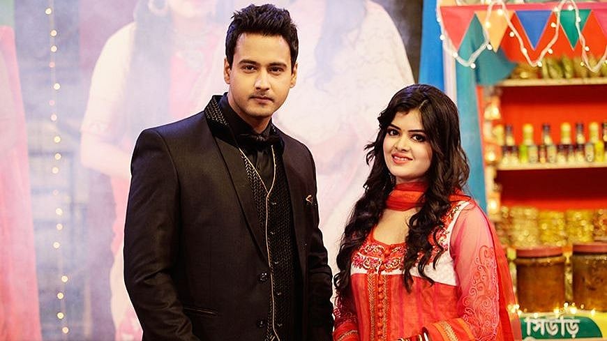 বোঝে না সে বোঝে না ধারবাহিকে অভিনয় করেছেন অরণ্য চরিত্রে যশ ও পাখি চরিত্রে মধুমিতা