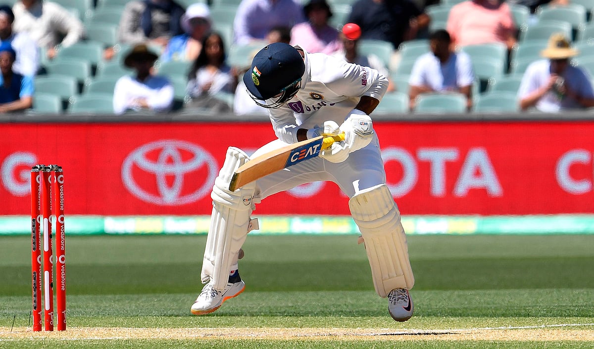 অ্যাডিলেডে অস্ট্রেলিয়ান পেসারদের সামনে নতজানু হয়ে পড়েছিল ভারতের ব্যাটিং লাইনআপ।