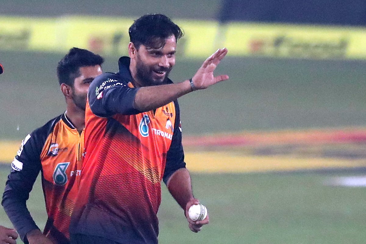 আজ দারুণ বল করেছেন মাশরাফি।