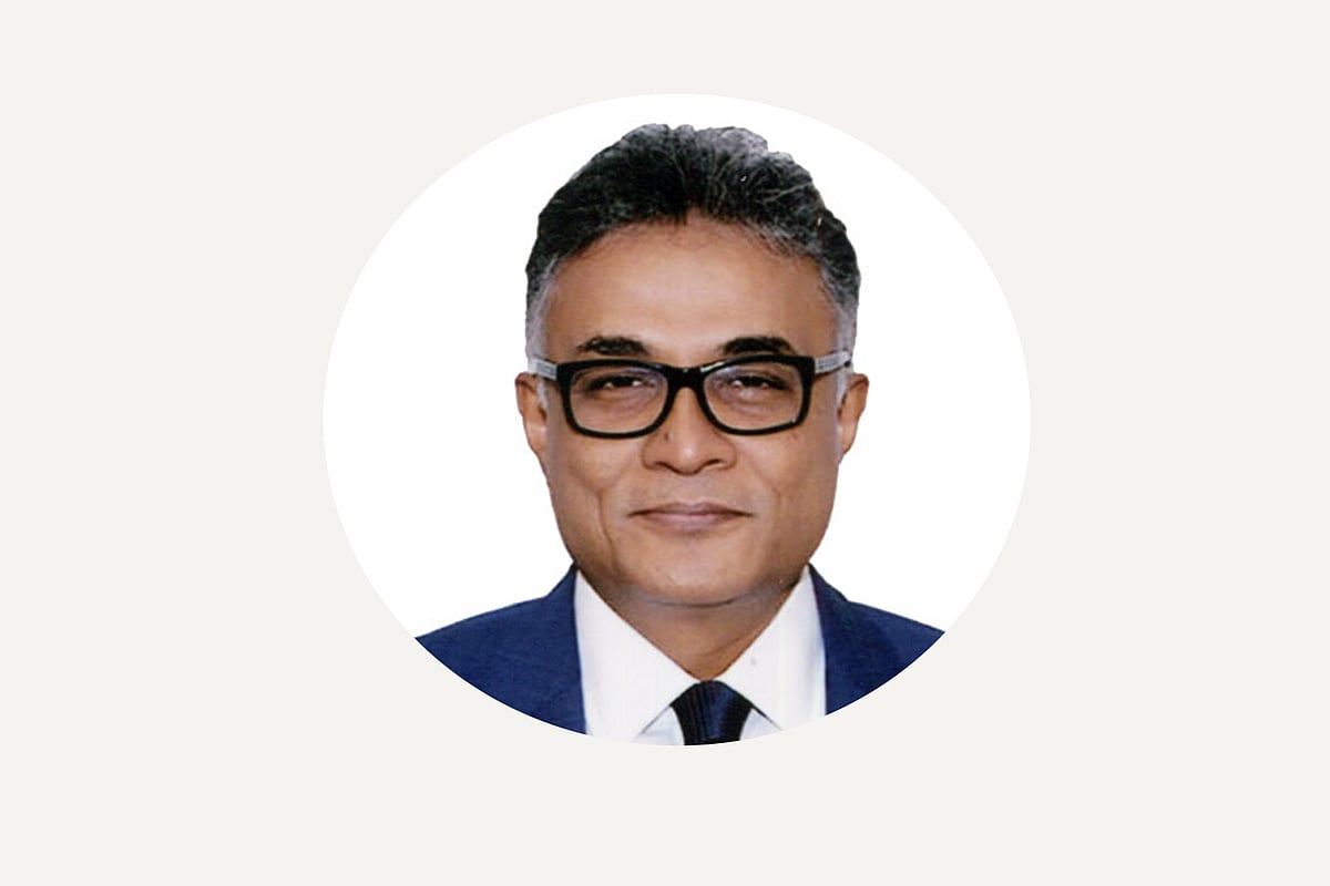 প্রধানমন্ত্রীর সাবেক মুখ্য সচিব আহমদ কায়কাউস